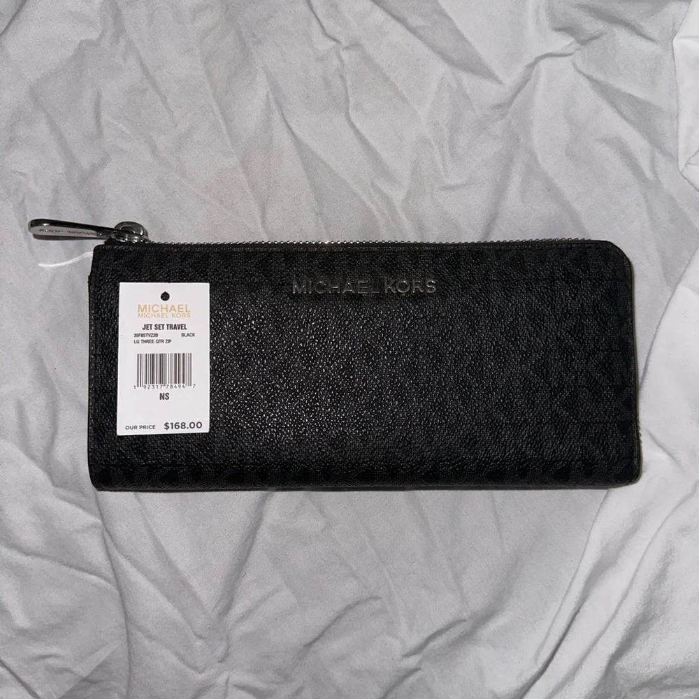 Michael Kors Black Jet Set Travel Zip-Around Wallet